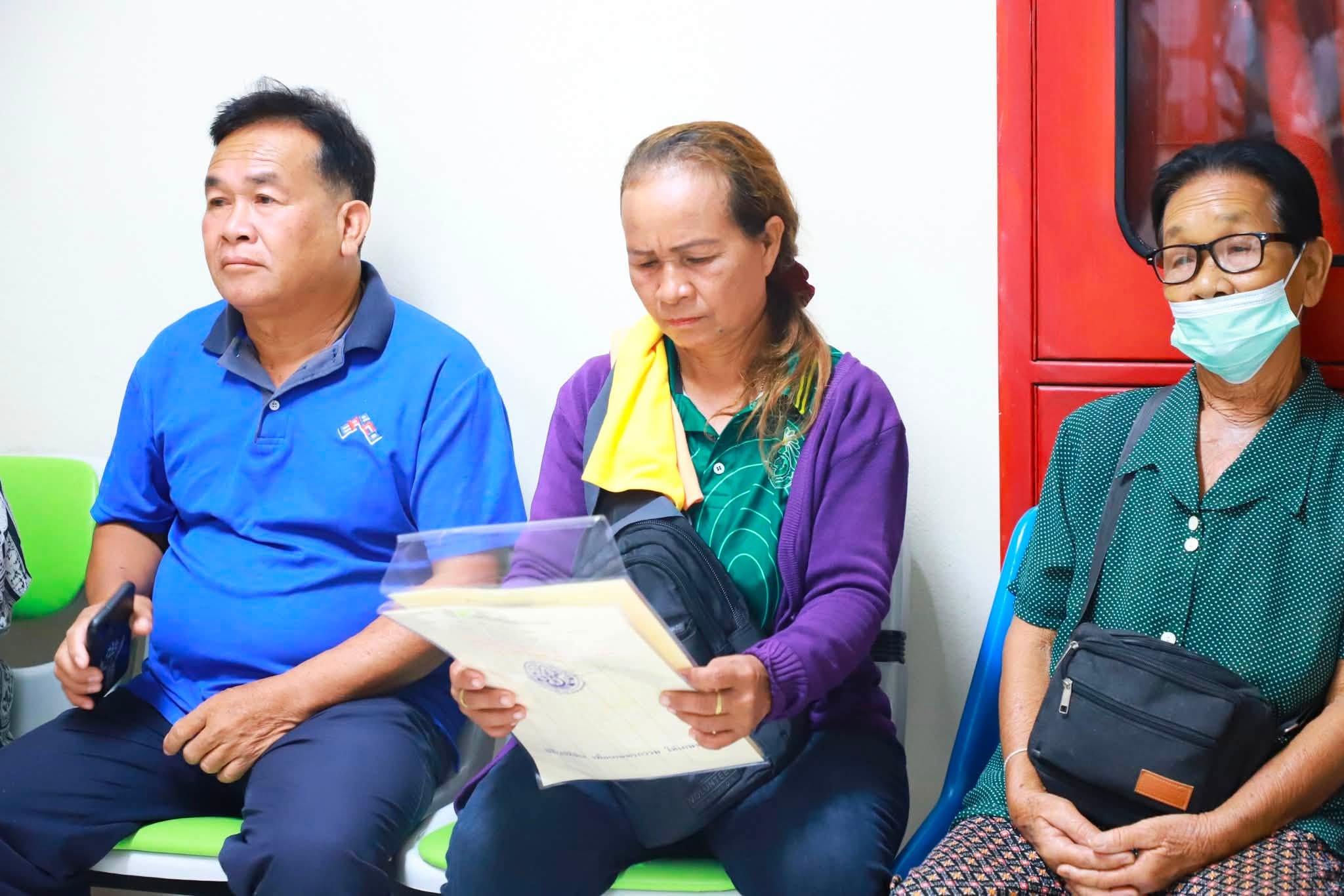 title - รองเลขาธิการ ส.ป.ก. ลงพื้นที่ตรวจเยี่ยม ส.ป.ก.มหาสารคาม พร้อมมอบโฉนดเพื่อการเกษตรให้แก่เกษตรกร